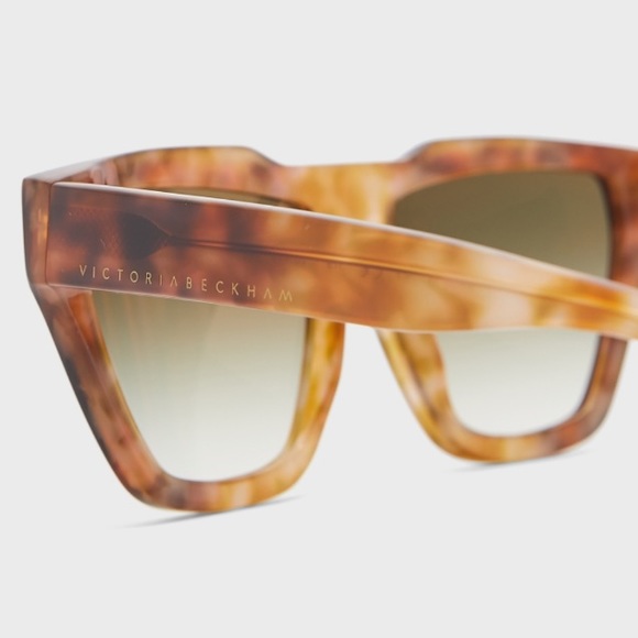 Victoria Beckham Sunglasses, New
55-17-145 - Picture 3 of 4